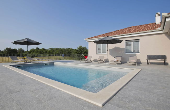 Villa in Kanfanar With Swimming Pool - Foto 18