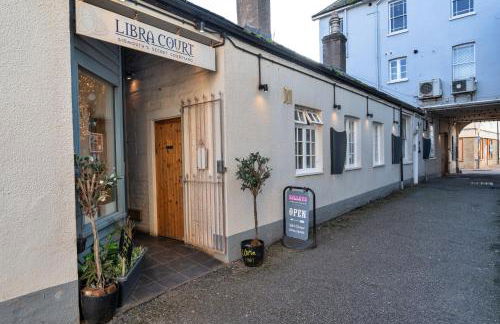 Finest Retreats - Centre View - Photo 25