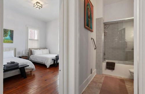 Lovely Victorian Beauty in Heart of Downtown - Foto 8