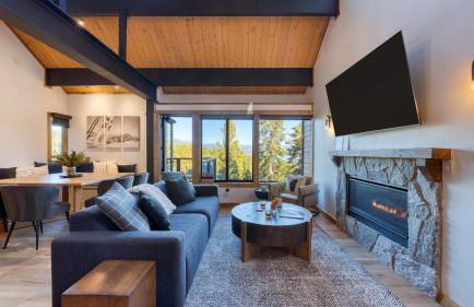 Lake View, Firepit, Game Room Remodeled Lake Tahoe Luxury Cabin by Avantstay - Foto 16