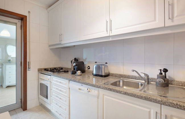 Espinho Retreat with Balcony - Foto 17