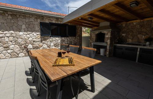 Villa Bosilen with private pool, near Trogir, Split airport, quiet area, family villa - Photo 11