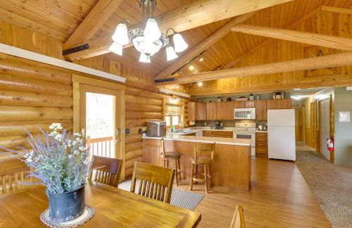 Hill City Log Cabin Along Newton Creek! - Foto 9