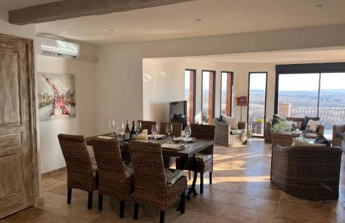 VILLA au calme avec VUE MAGNIFIQUE -entièrement climatisée - piscine - Photo 16