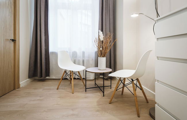 Bearsleys Downtown Apartments - Photo 8