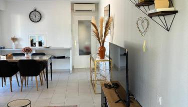 Lovely cosy nest close to the centre of Cannes - Photo 2
