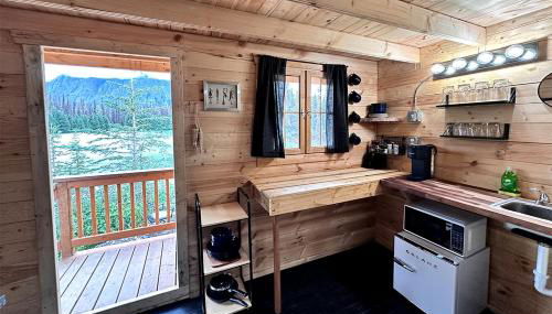 Solar Powered Lakefront Twin Tiny Houses in Cantwell Alaska, Perfect for a Group Getaway to Denali National Park - Foto 3