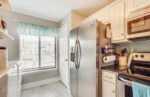 Beachfront Condo with 3 Pools on St Helena Island! - Foto 12