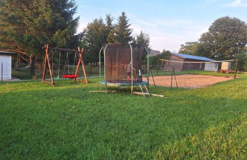 Biały domek nad stawem - Foto 18