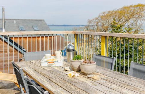 The Deck House - Seafront Upside-Down House with Solent Views, Gurnard - Foto 23