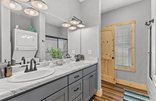 ATV Trailer Parking/NEW/5 min to Natural Bridge - Foto 13