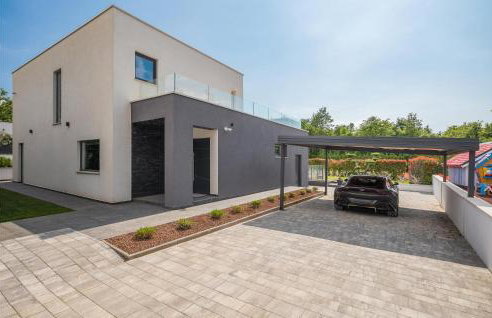 Stunning Home In Sivati - Photo 26