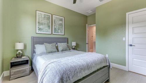 4 Bedroom House West Tampa Sleeps 12 Private Backyard Near Midtown and Downtown Pet Friendly - Foto 4