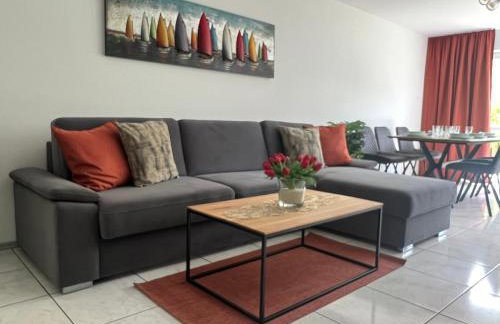 Design-Terrasse-7 Personen-Netflix-Garage-Seenah - Foto 1