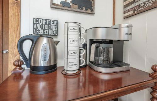 Buckeye Bear's Den-AC-Walking Distance to town - Foto 22