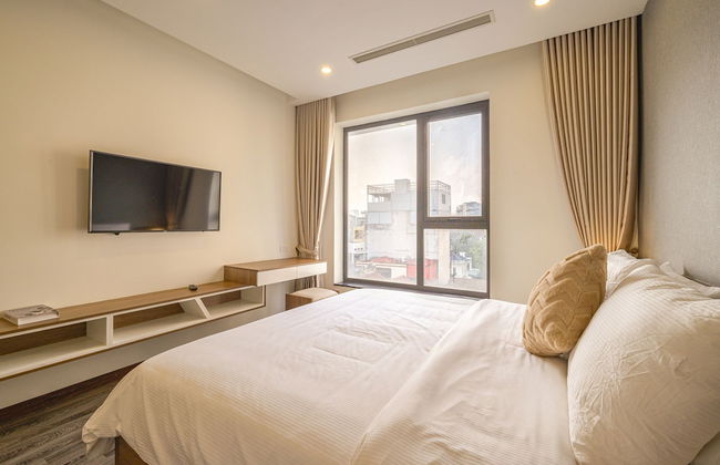 Luxe Paradise Suites Tay Ho - Photo 18