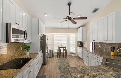Beach Getaway - Private Heated Pool & 2 King Beds - Foto 4