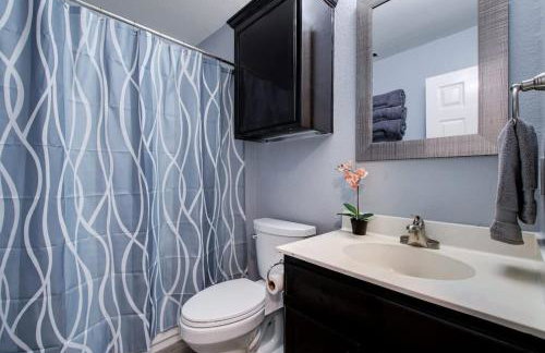 Modern 4 Bedroom Home in Cedar Park - Foto 15