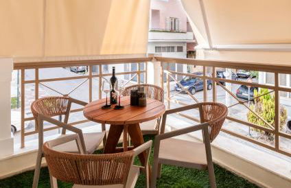 Rustic Boutique Apartment with Live Olive Tree & Private Parking - Photo 14