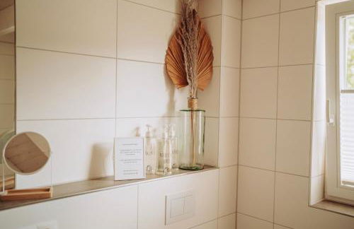 Malerisch am See mit Kamin, Sauna & Whirlpool - Foto 26