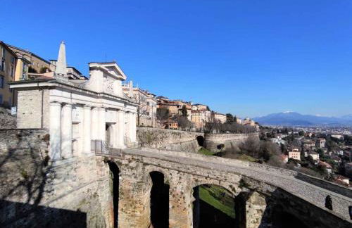 Bilocale Chic 2, 10min Aeroporto Milano-Bergamo, BOX AUTO e ARIA CONDIZIONATA - Photo 4