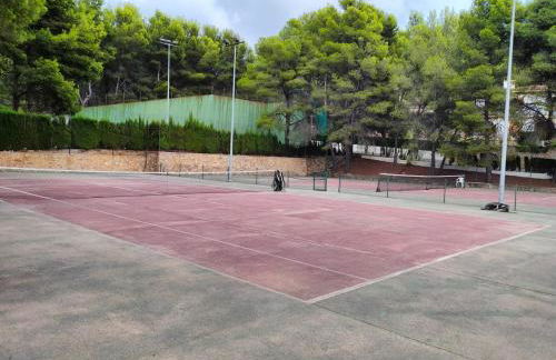 Precioso chalet 4 habitaciones con Piscina comunitaria - Photo 17