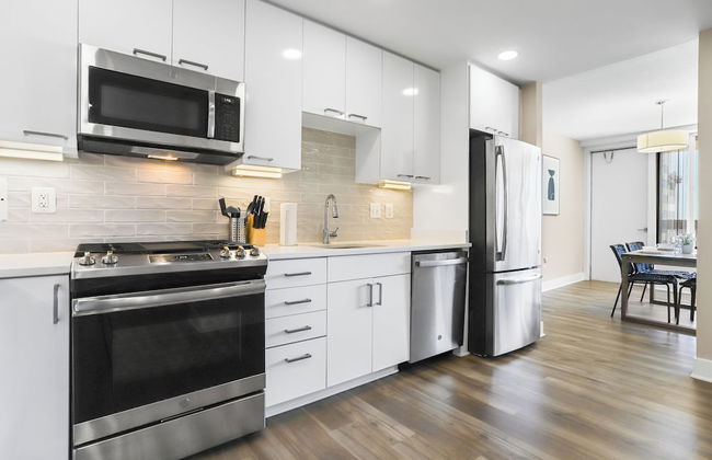 Walkable DC View Apartments - Photo 50