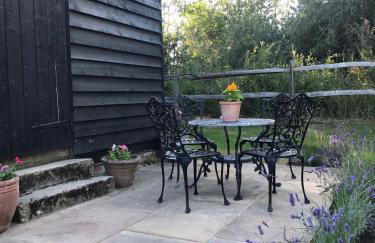 Gatwick hideout - Foto 2