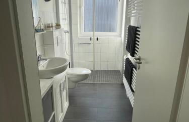 Zentrale FeWo Küstenglück nah am Deich - Foto 13