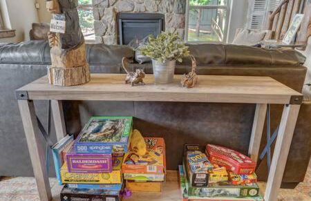 Cabin~Views~Heart of Town~W&D~Fireplace~Kitchen - Foto 6