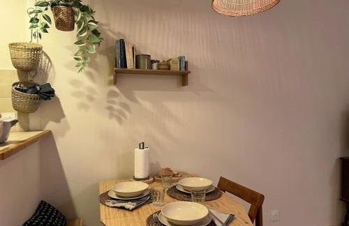 Beautiful studio terrace with Esparron lake view 4 people - Foto 18