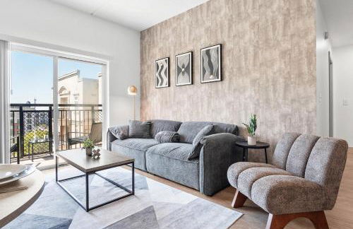 Midnight Marvel - Amazing City Views, Free Parking - Foto 9