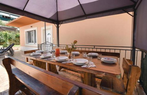 Four-Bedroom Apartment In Srinjine - Photo 9