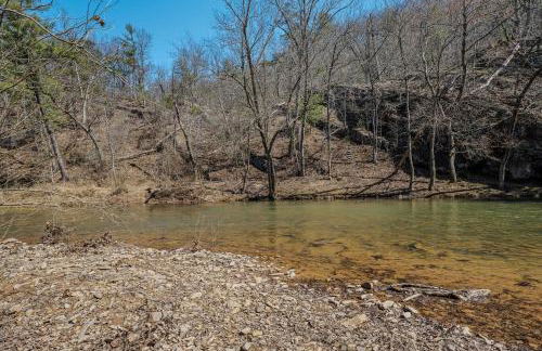 Mariposa Moon Cottage at Sleepy Creek - Wifi, Deck, Fire Pit, Creekside, View - Photo 82