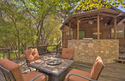 Lake Granbury Getaway! Family Home with Deck and Games - Foto 37