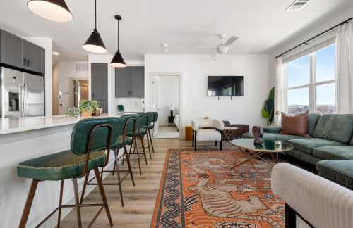 Elevated Contemporary 2BR 2BA with Balcony - Foto 2