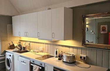 The Fox Den - Photo 22