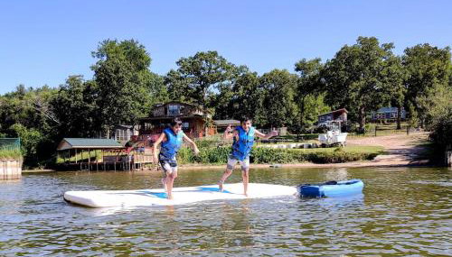 Lakefront Retreat Sleeps 15 Starlink Internet - Foto 4