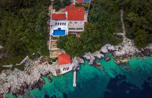 Villa Ragusea With a Private Beach - Photo 3