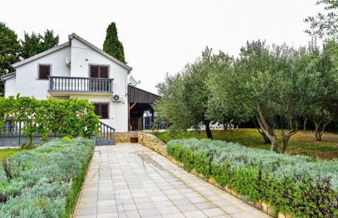 Stunning Home In Smokovic - Photo 11