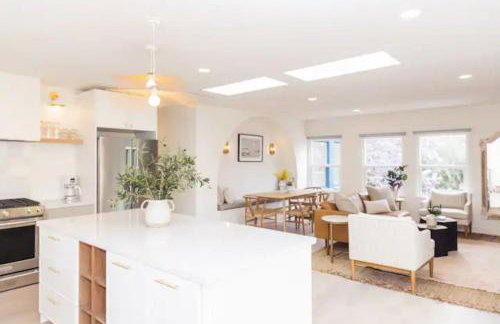 Bright, Spacious 4 BD in the Heart of Little Italy - Foto 1
