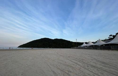 CASA ACONCHEGANTE e PERTINHO DA PRAIA - Foto 39