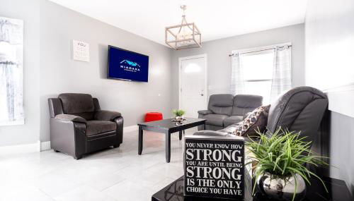 Large-Group Ready 8BR Home Near Niagara Falls & Casino - Foto 1