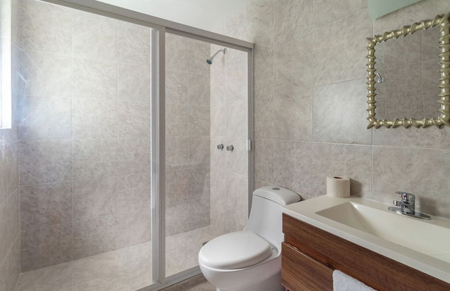 Penthouse Near Masaryk , Sleeps 16 , Pet Friendly - Foto 19