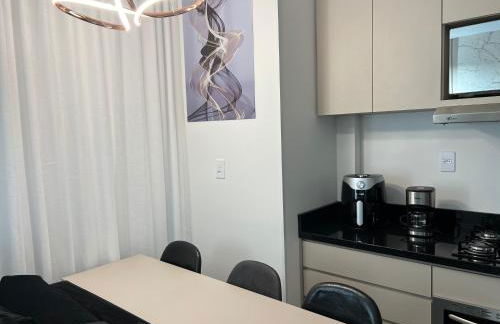 Ap completo a 900m da Vila Germânica com Piscina, Academia, Wi-Fi, Ar, Garagem e Tv no quarto - Foto 15