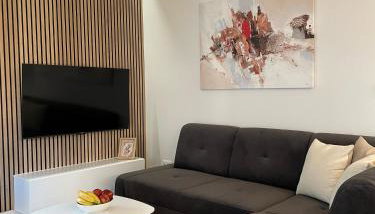 Penny Epetium - Foto 3