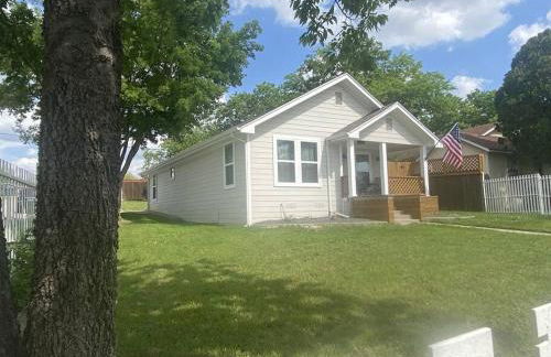 StockYards! Less than 4 minutes-Sleeps 8-Lee House - Foto 38