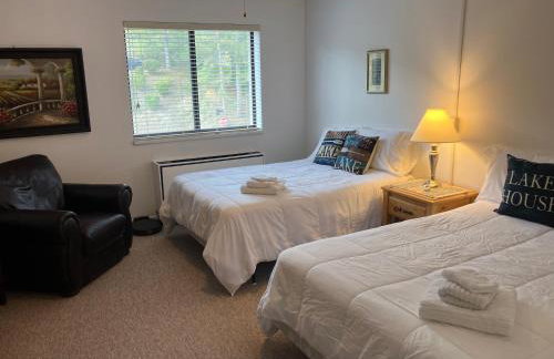 Lakeside Condo with plenty of amenities close to Bristol Mountain - permit - 2024-0018 - Foto 11