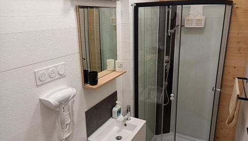 Gîtes Hydra Charme et Nature proche Honfleur en Normandie - Foto 3, Shower