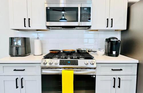 Quiet stylish home close to downtown and airport - Foto 7